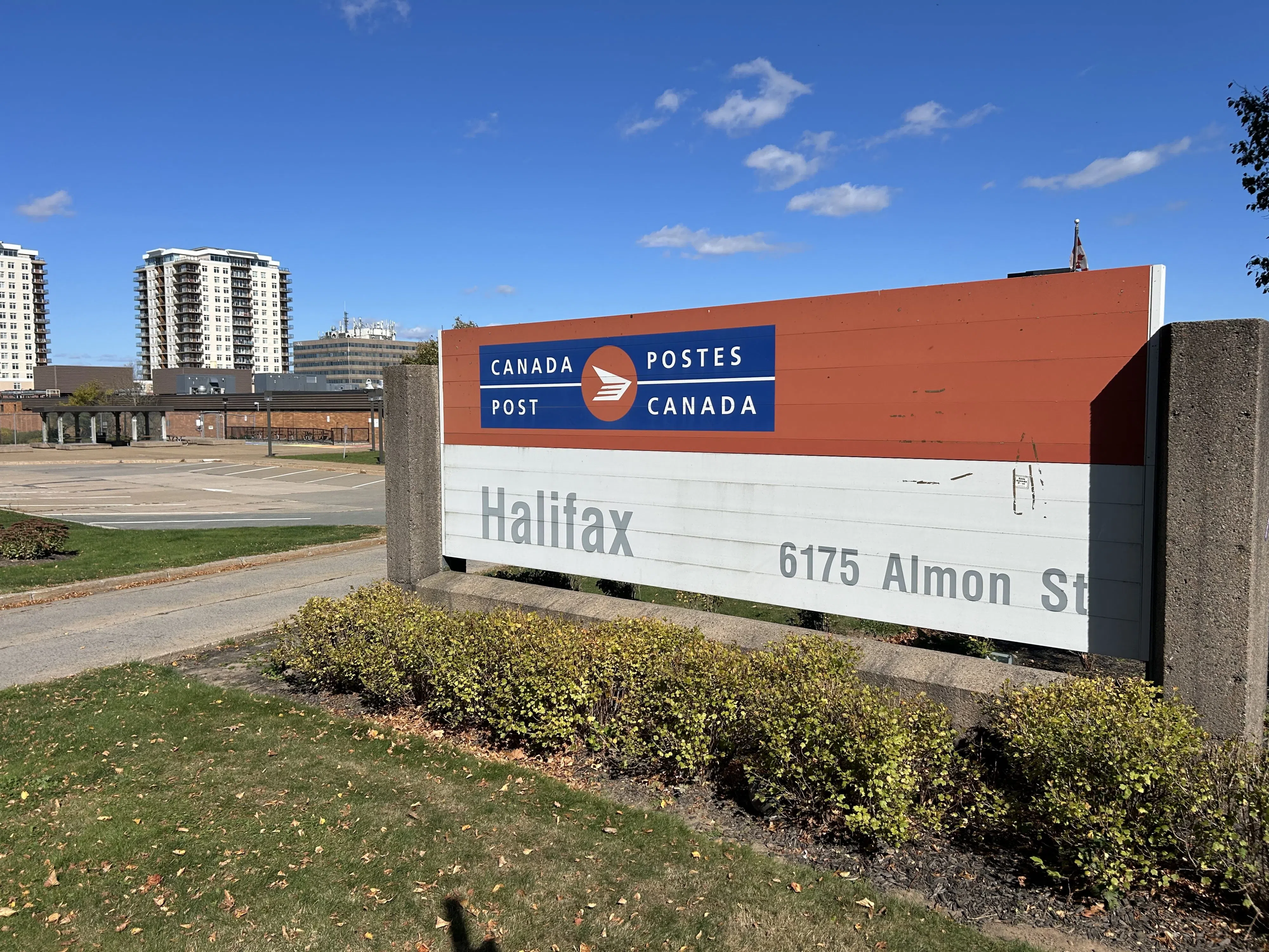 Canada Post given tight deadline for changes, strikes could happen quick