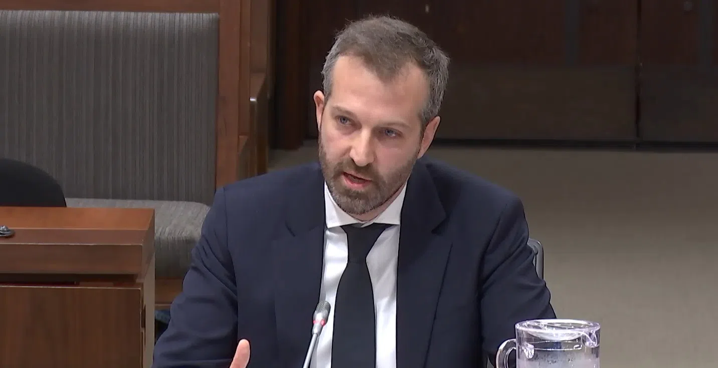 Canada Post losing $10M each day, minister says