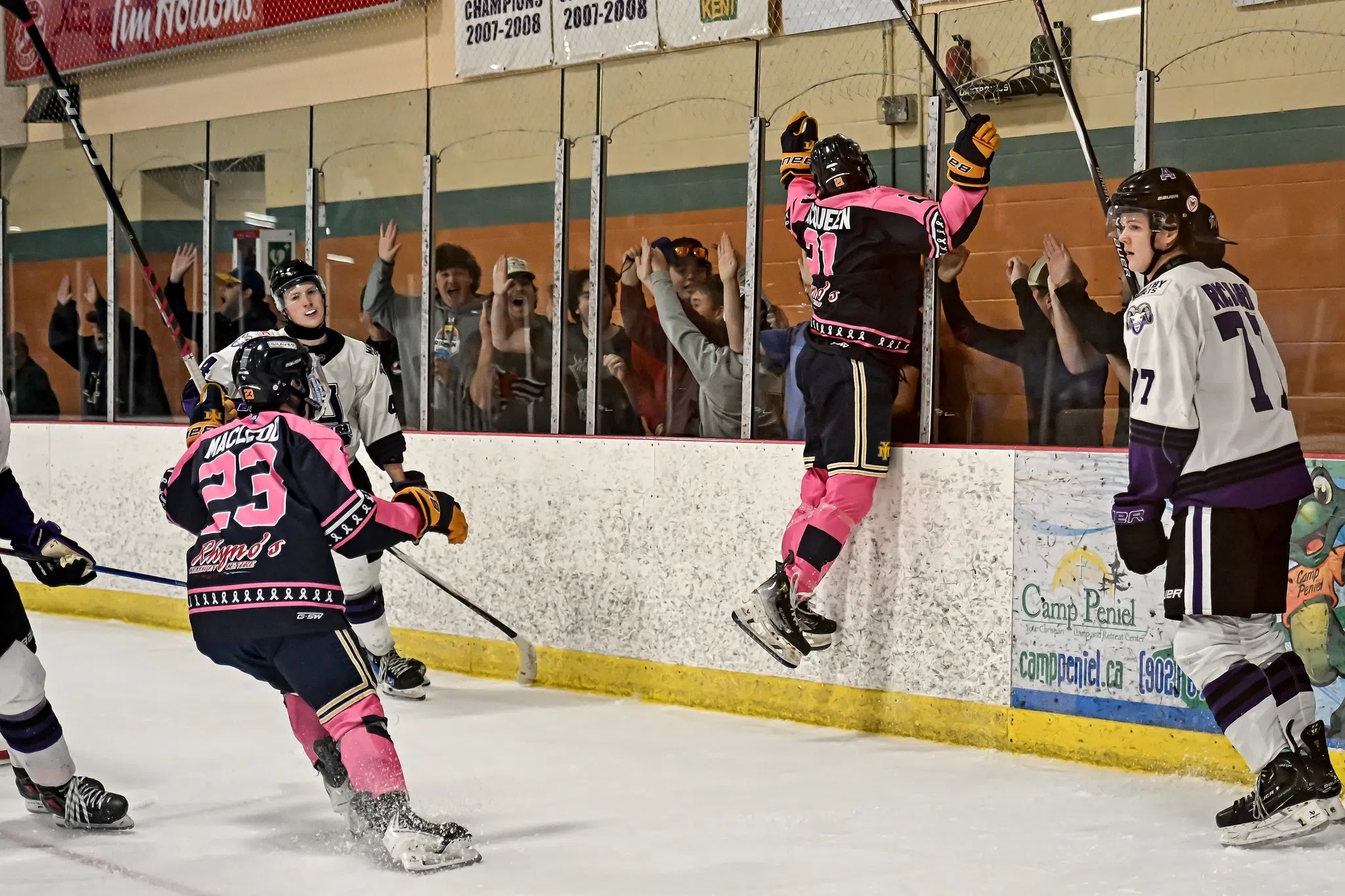 Mariners end losing streak in dramatic fashion