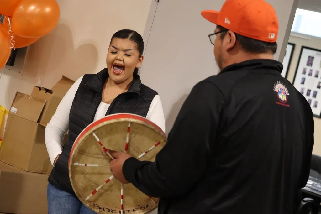 Healing Song performed at the Hand in Hand event at the Boyle Street Education Centre (Photo Credits – Daniel Barker-Tremblay)