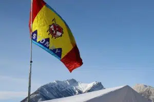 Stoney First Nation Flag erected on the harvesting camp in Jasper (Photo Credits - Daniel Barker-Tremblay)