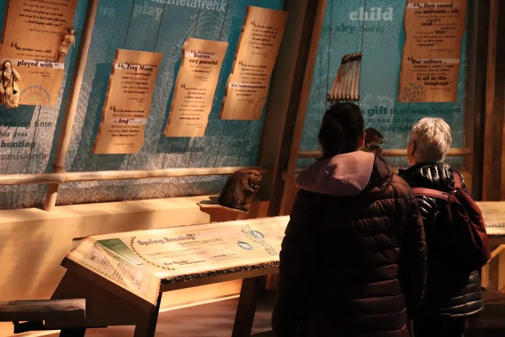 Attendees reading the information inside the Indigenous Peoples Experience (Photo Credits - Daniel Barker-Tremblay)