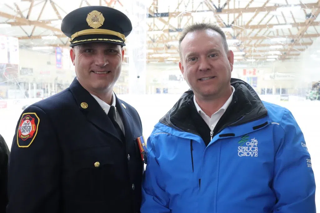 Spruce Grove Mayor Jeff Acker with Spruce Grove Firefighter member at the Battle of the Badges (Photo Credits - Daniel Barker-Tremblay)