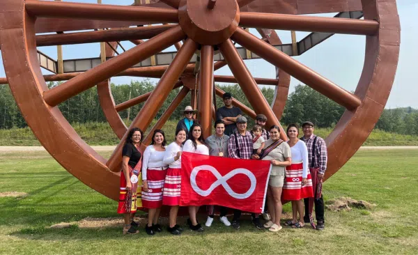 Kikino Métis Settlement gathered by the Largest Métis Wagon (Photo Credits - Kikino Métis Settlement)