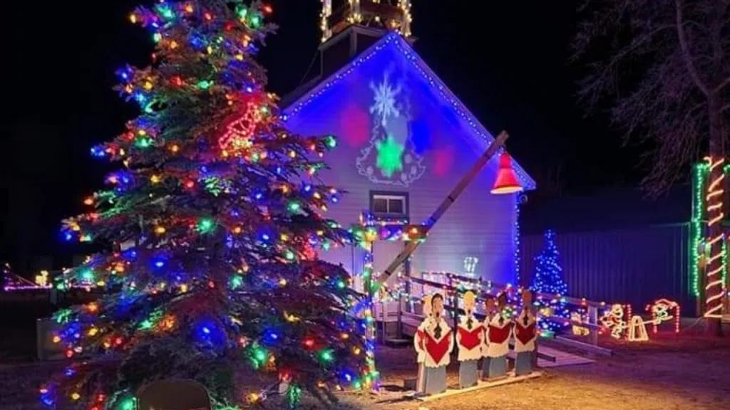 Dalton Christmas Fest Church Tree Singers