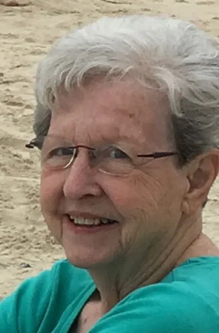 Georgia Carie, 89, Vincennes