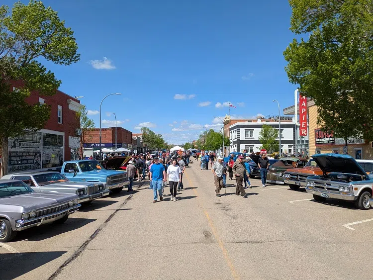 So Many Cars For Boogie In The Badlands