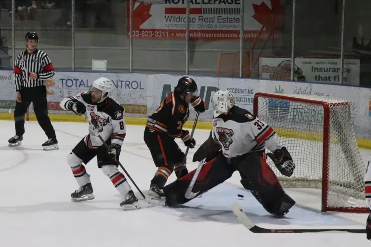 Dragons Stretch Their Winning Streak On Home Ice