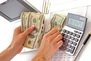 635977450136463353-810506356_money-management