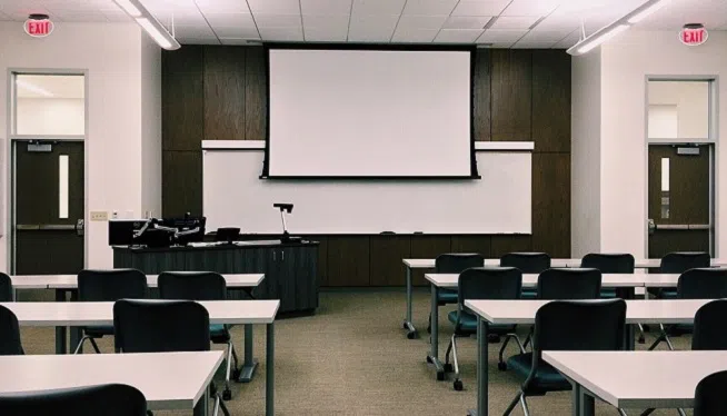 classroom-1910014_960_720