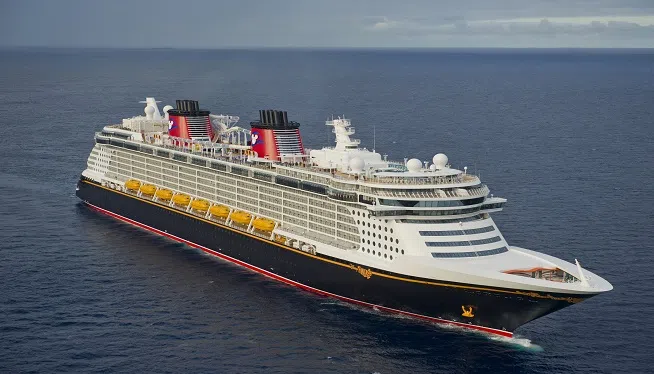 The "Disney Wonder" cruise ship travels from Miami to Grand Cayman.