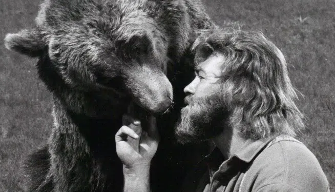 Grizzly_Adams_1977