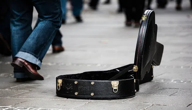 guitar case open pixabay pblic domain photo