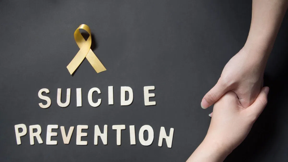 New Mexico’s 988 lifeline available 24/7 during the holidays