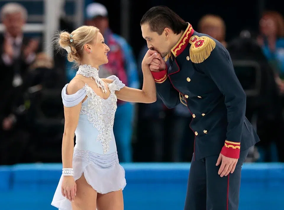 Russia takes early lead in team figure skating