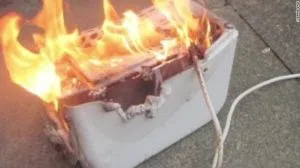 151123191121-grilled-cheese-in-a-toaster-fire-moos-pkg-00004109-exlarge-tease