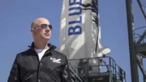 151124101350-bezos-rocket-384x216