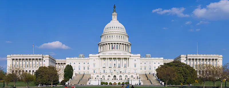800px-US_Capitol_Building_Front_New