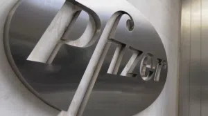 140513145354-pfizer-astrazeneca-pharmaceutical-merger-ian-read-pascal-soriot-00001111-620x348