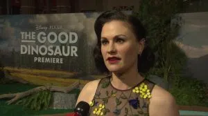 151125161729-red-carpet-report-the-good-dinosaur-00005208-exlarge-tease