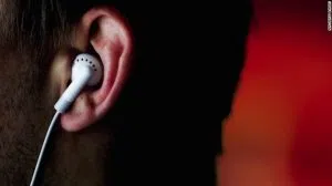 151201104210-headphone-jack-images-00000008-exlarge-tease