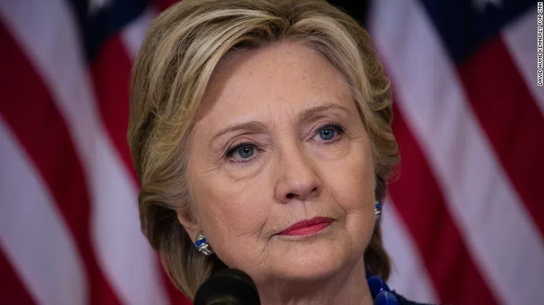 161029063328-03-clinton-iowa-1029-exlarge-tease-5