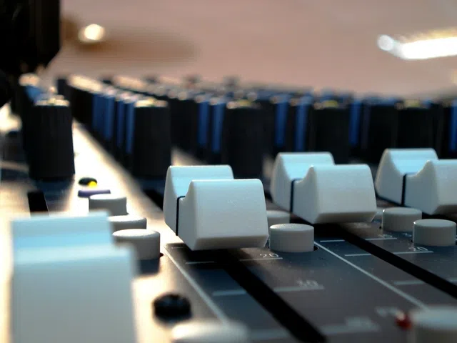 music-2-1416329-640x480