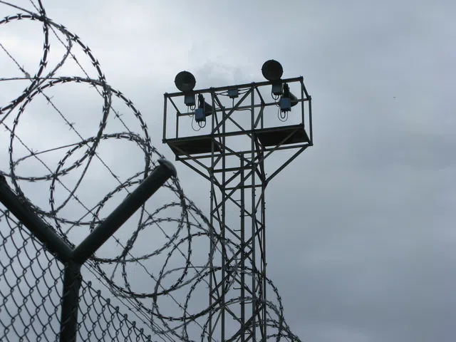 prison-1307867-640x480