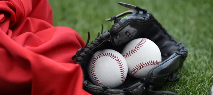 baseballs-glove