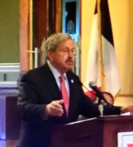 branstad at podium