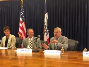 Governor Branstad relays his feedback on workforce skills at the "Future Ready Iowa" initiative meeting. (photo by Sarah Beckman)