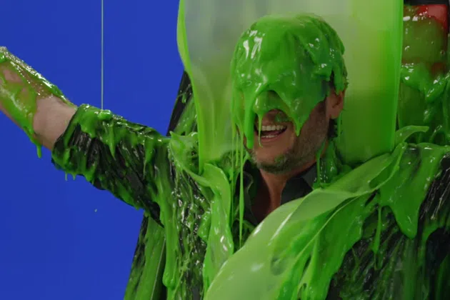 Blake Shelton Slimed after Nickelodeon Kid's Awards Form: youtube