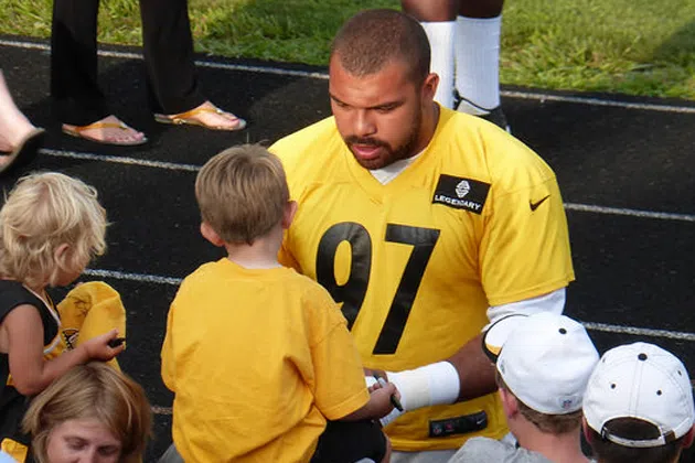 Cam Heyward of Pittsburgh Steelers with young fans From: flickr