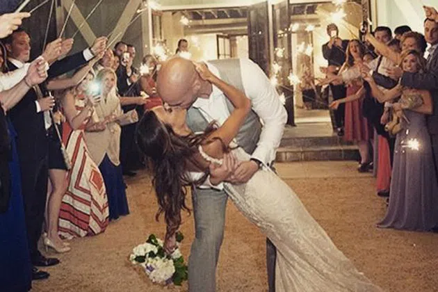 Jana Kramer Kisses Her Husband Michael