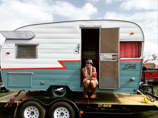 Miranda Lambert and her 1961 Shasta trailer