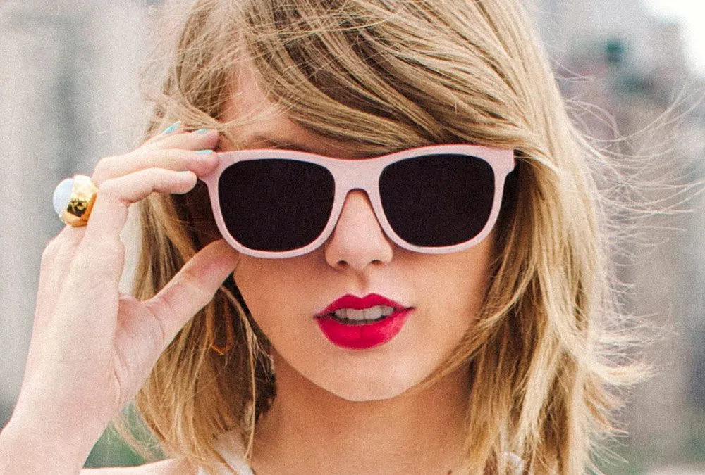 After Opening Back Catalog to Streaming Services, Taylor Swift Sells a