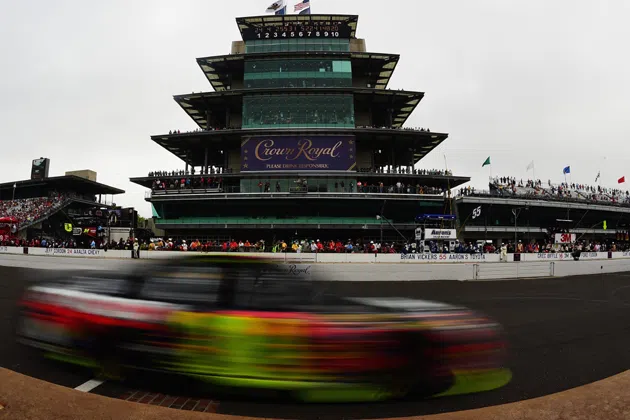 Crown Royal Presents The John Wayne Walding 400