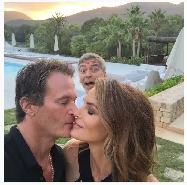 Clooney Photo Bomb