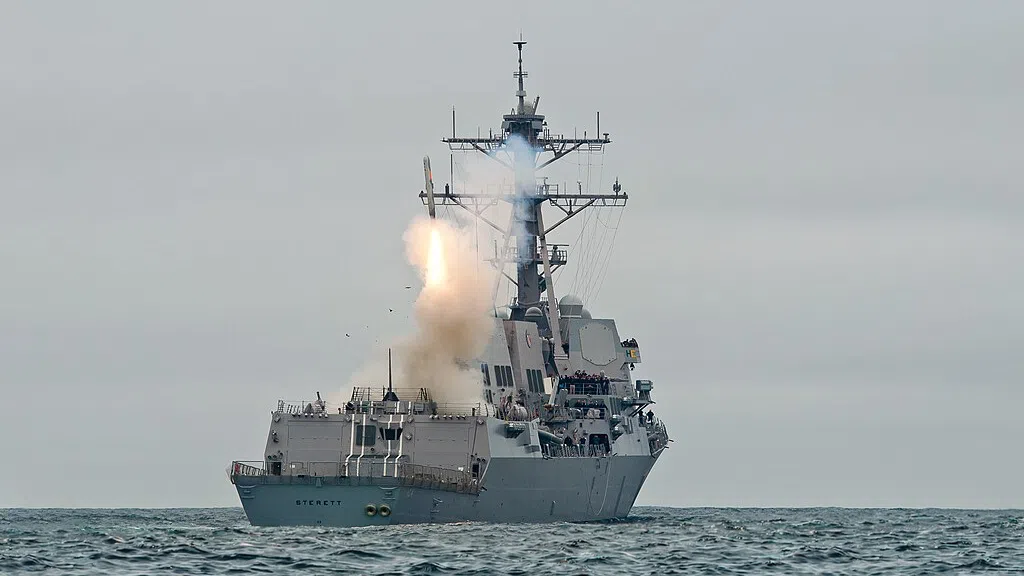 Photo: U.S. Navy / MC2 Clifford Davis (Public Domain)