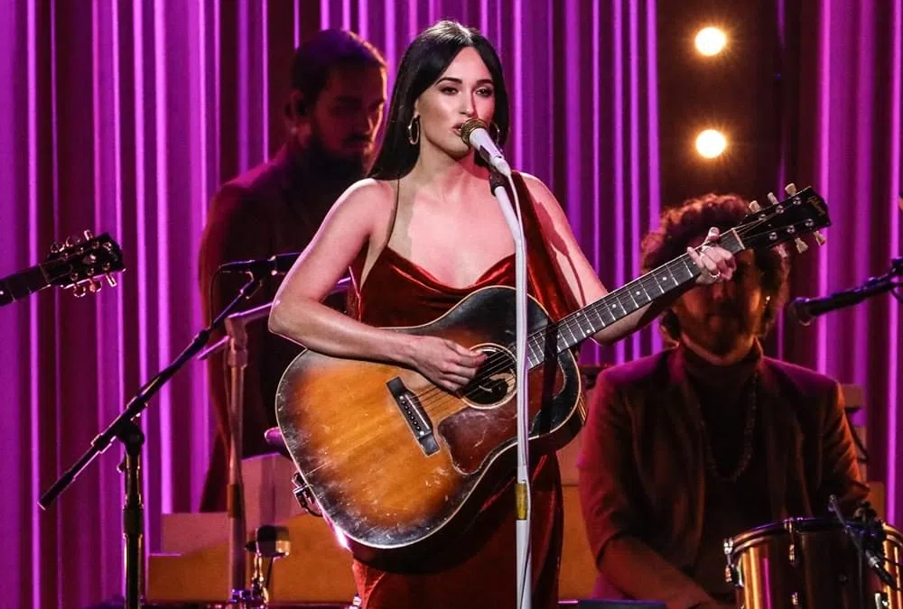 Kacey Musgraves Releases New Rendition of “Oh What a World” in