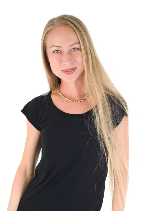 Country Nights Live With Bev Rainey