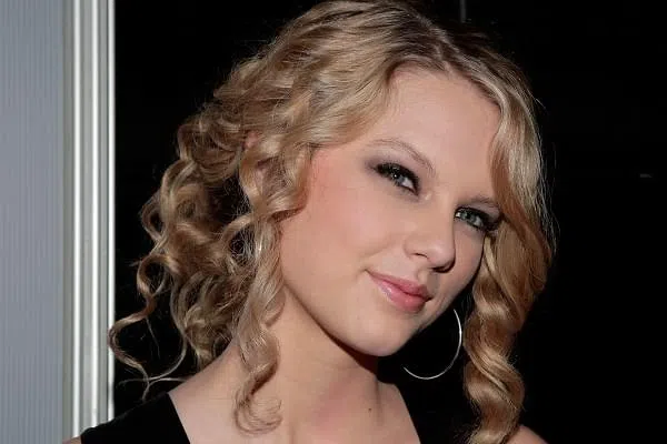 young taylor swift