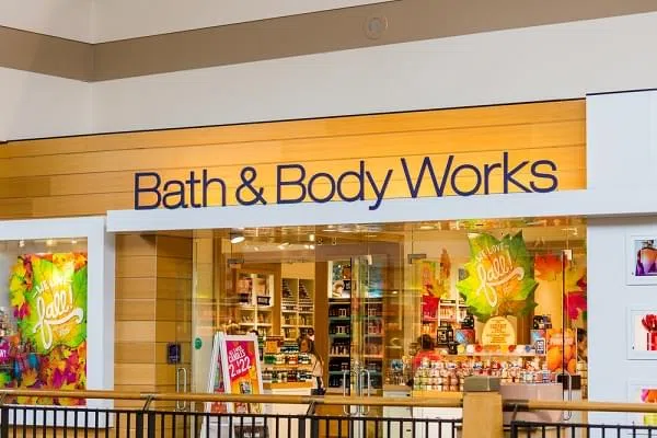 bath and body works storefront