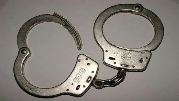 handcuffs2