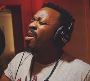 Anthony-Hamilton-Studio-Sanging