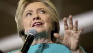 ap-hillaryclintongreensuit-447