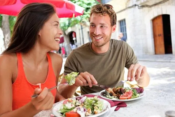 couple eating