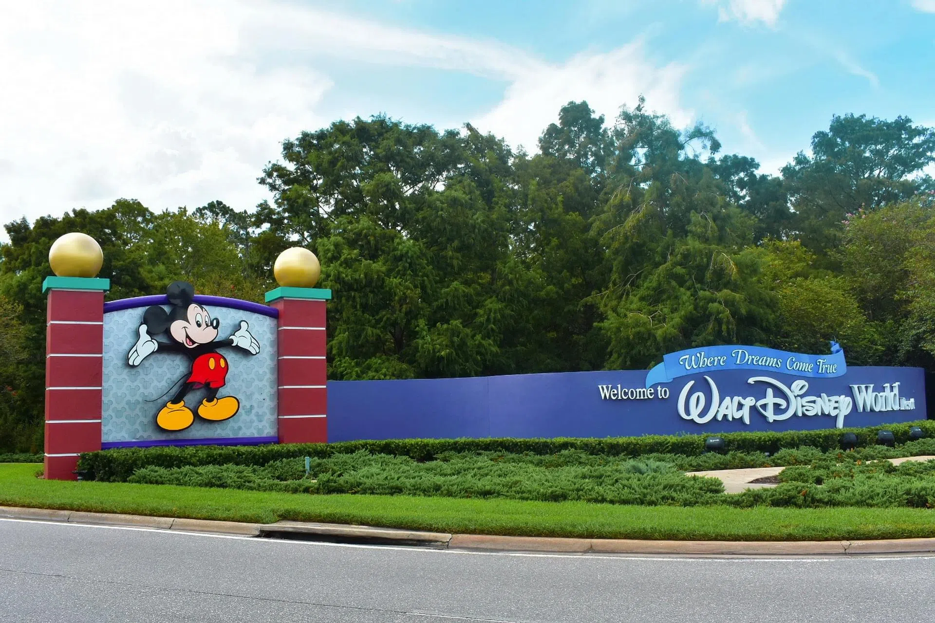 Disney smoking ban
