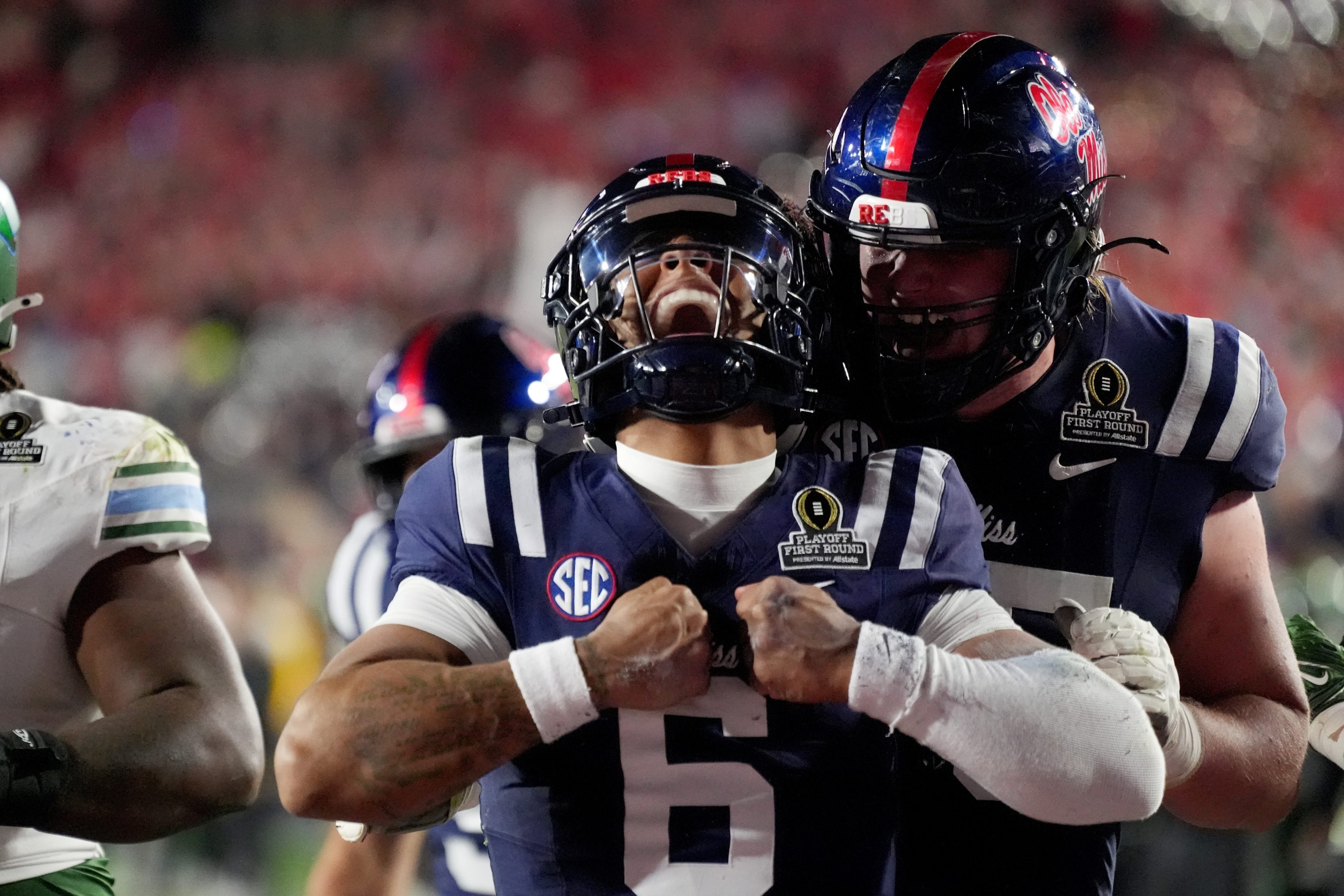 Mississippi quarterback Trinidad Chambliss (6)