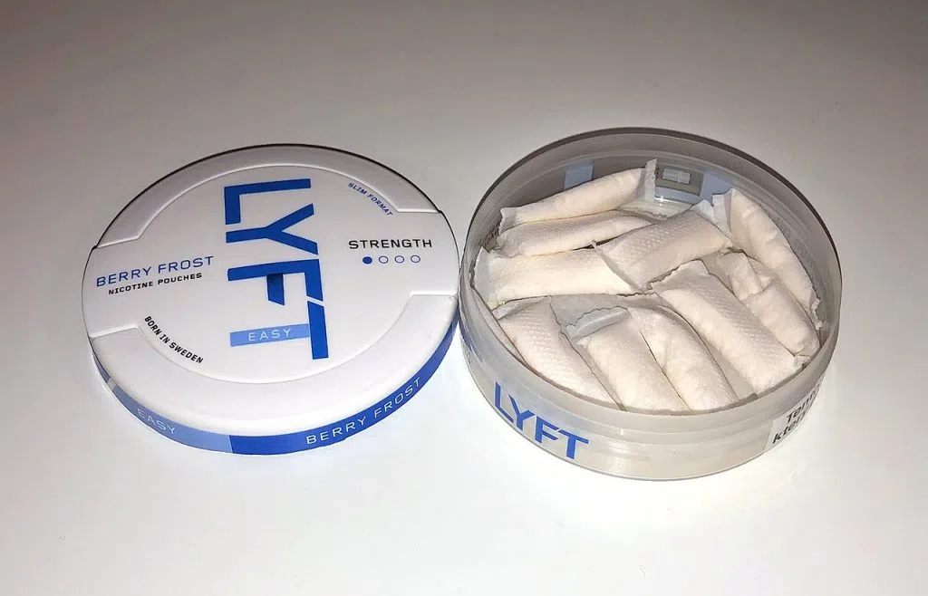 Lyft nicotine pouch. Image via Wikimedia Commons